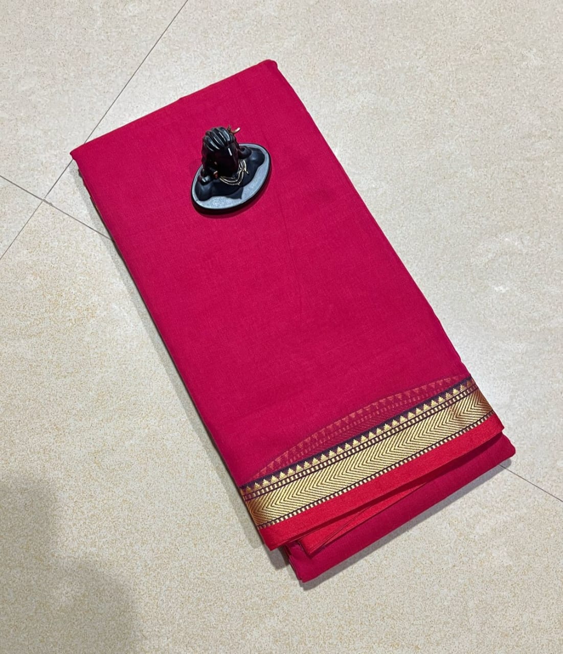 Reddish pink pink mercerised Narayanpet Cotton sarees with thin border