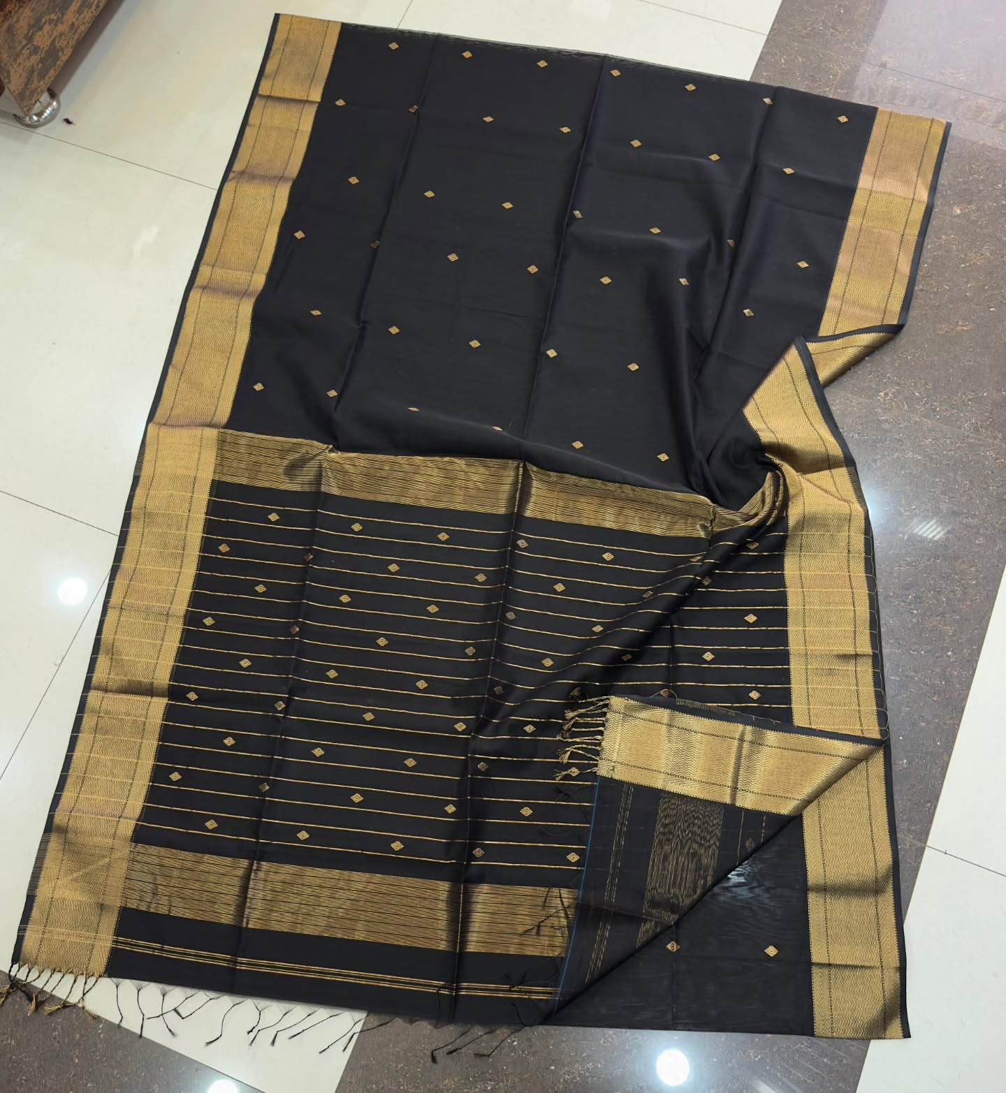 Black Maheshwari silk sarees with big border