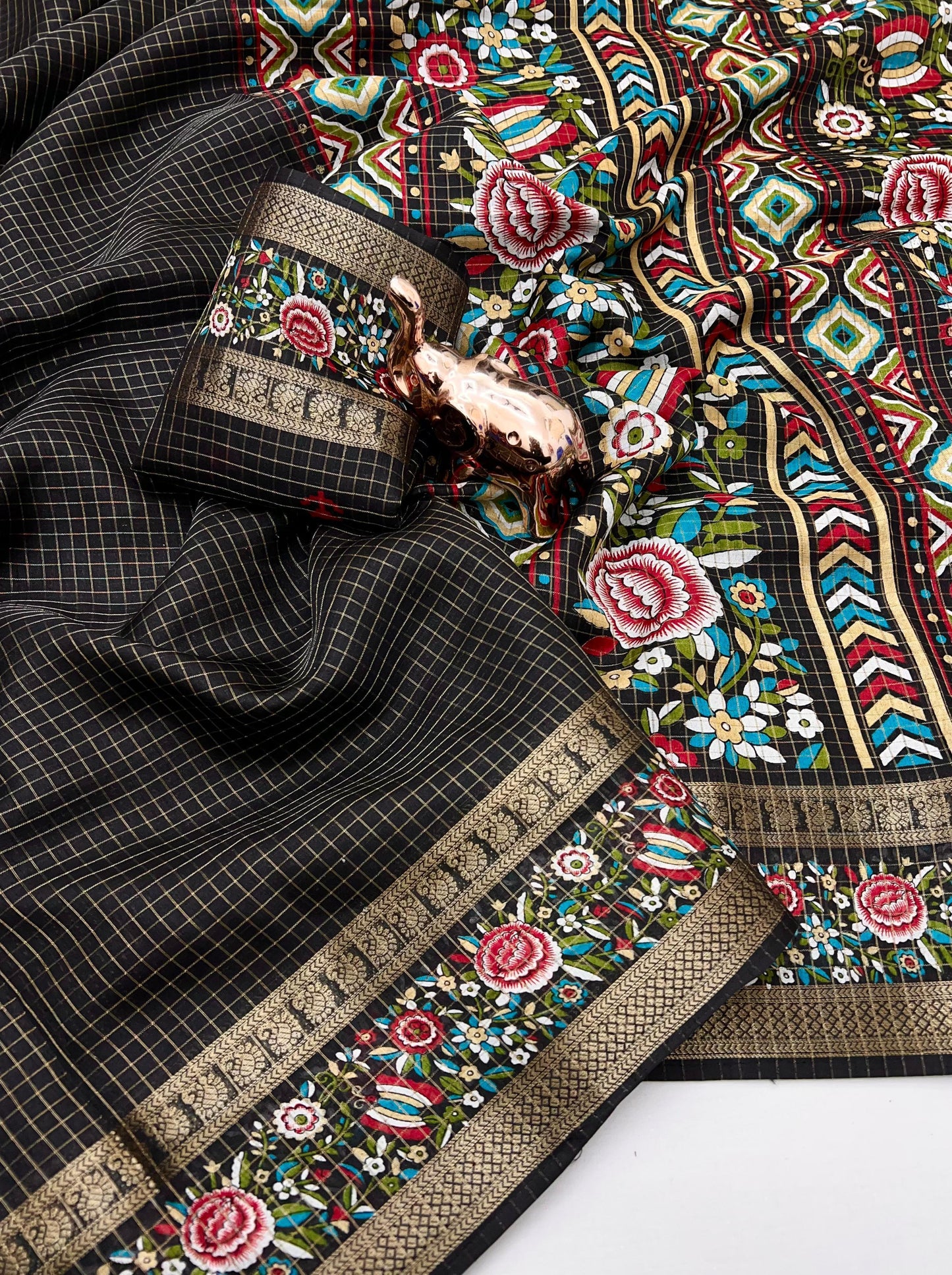 Dola silk sarees with double zari border