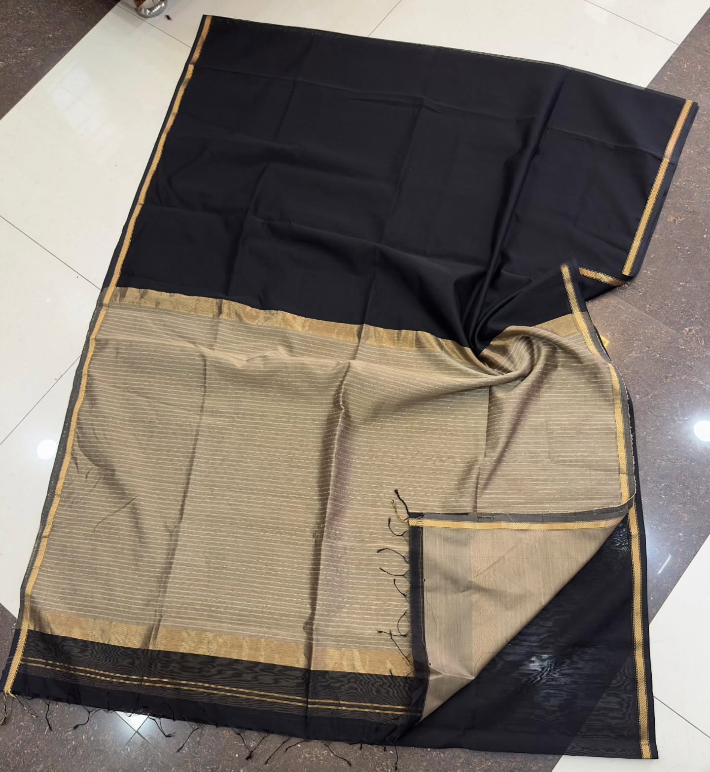 Black with beige Maheshwari silk sarees