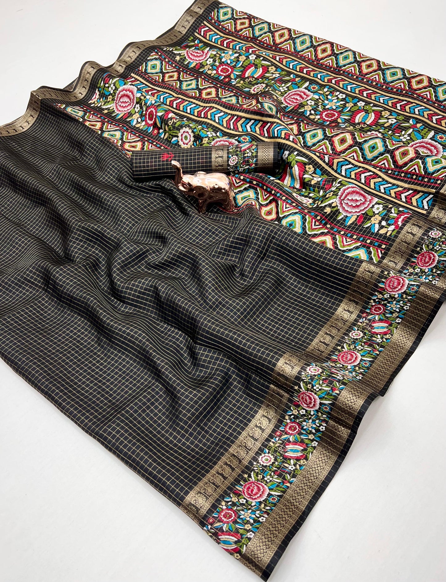 Dola silk sarees with double zari border