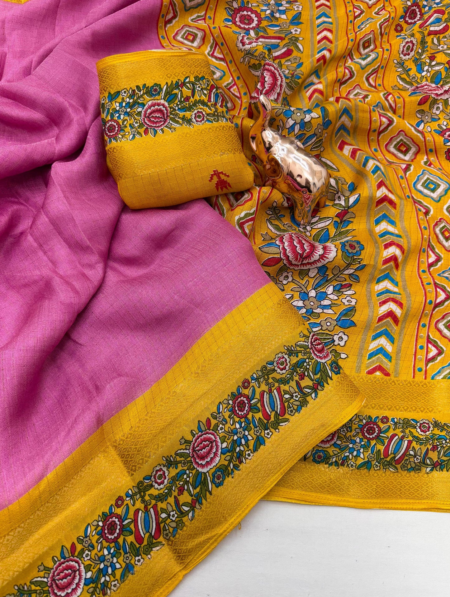 Dola silk sarees with double zari border