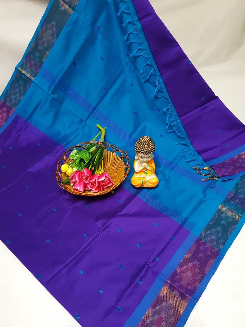 Tripura silk Nakshatra butta sarees with pochampally border