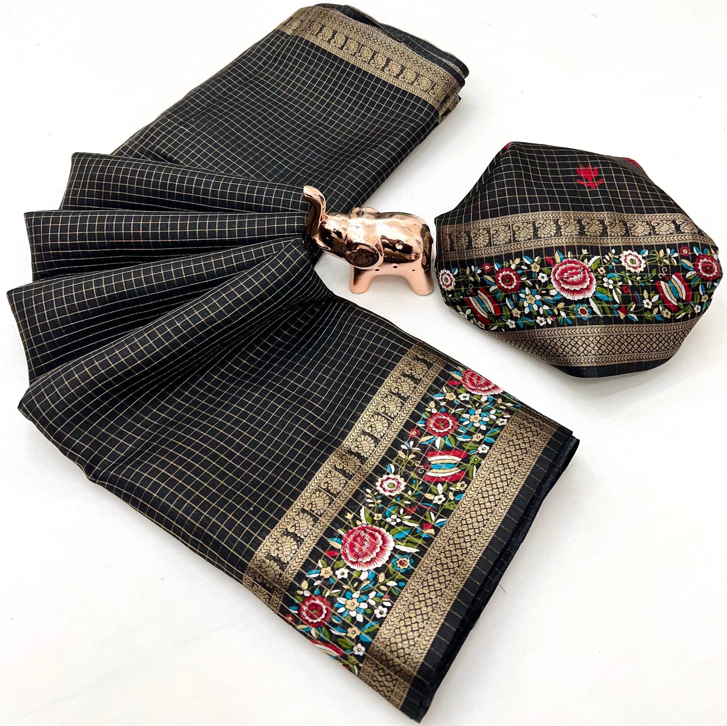 Dola silk sarees with double zari border